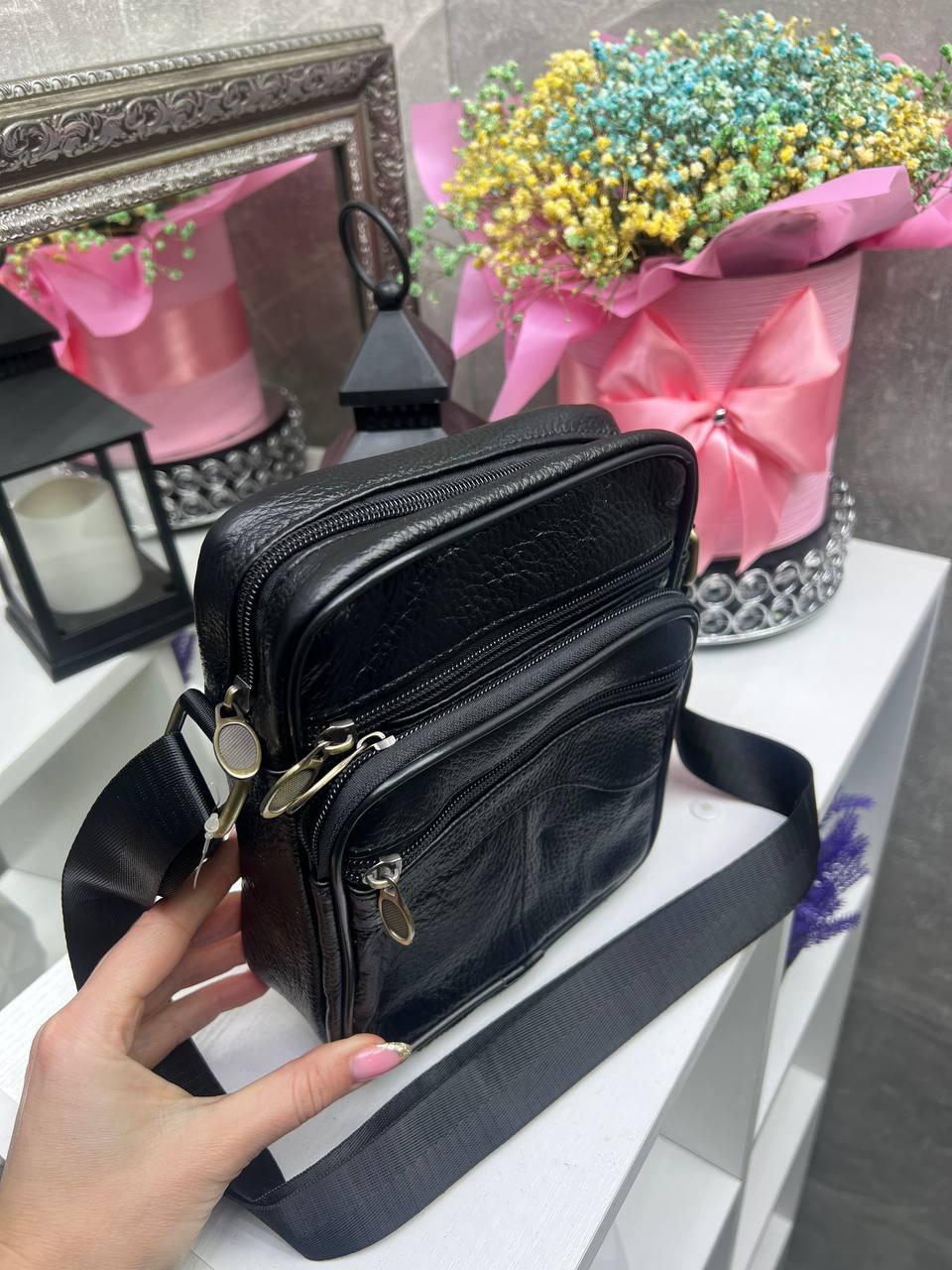 Сумка мессенджер кожаная мужская через плечо из натуральной кожи 17х22 см Черный (2748409949) - фото 4 Сумка мессенджер кожаная мужская через плечо из натуральной кожи 17х22 см Черный (2748409949) - фото 4