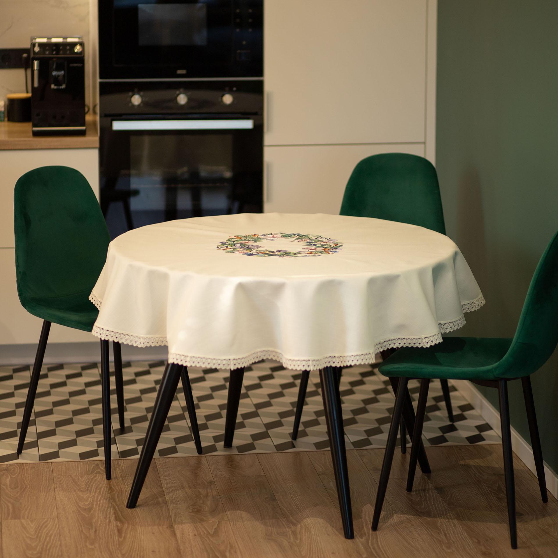 Скатертина вишита на круглий стіл 1,4 м (143-19/00)