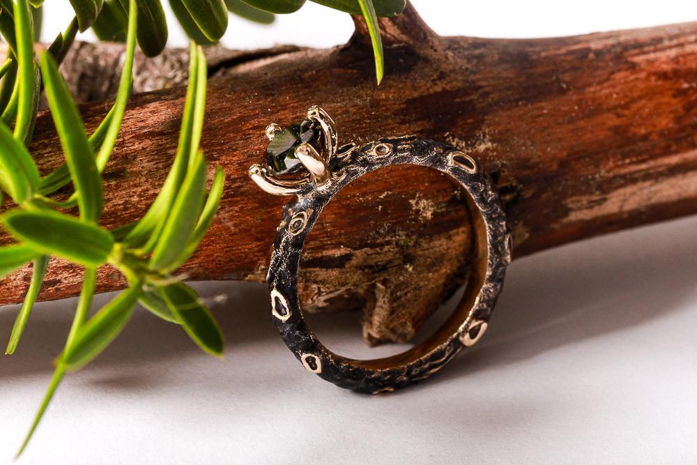 Кільце з жовтого золота з чорнінням (2244888468)