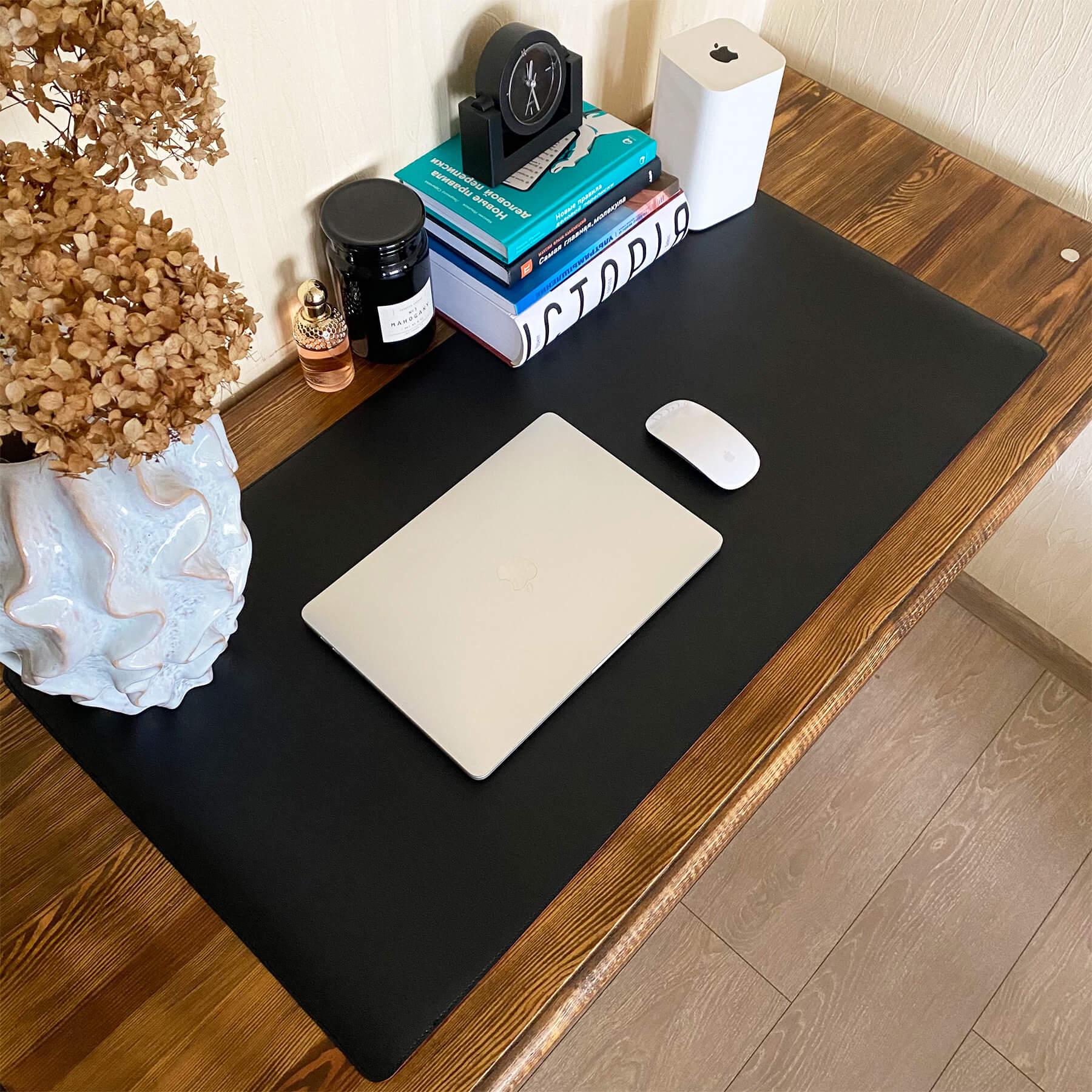 Настольное покрытие-бювар из эко-кожи 900х450х2 мм Черный/Красный - фото 2 Настольное покрытие-бювар из эко-кожи 900х450х2 мм Черный/Красный - фото 2