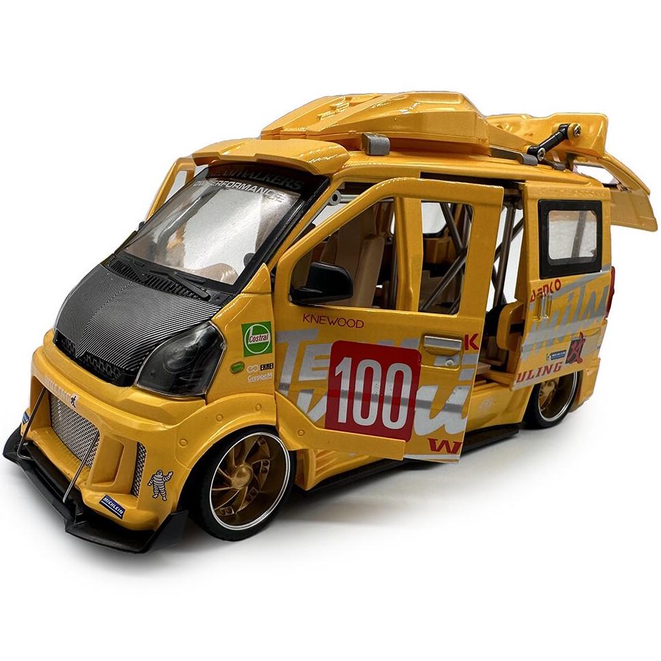 Игрушечная машинка металлическая Wuling Van 1:24 Минивэн спортивный в тюнинге инерционный свет и звук Желтый (37486542)