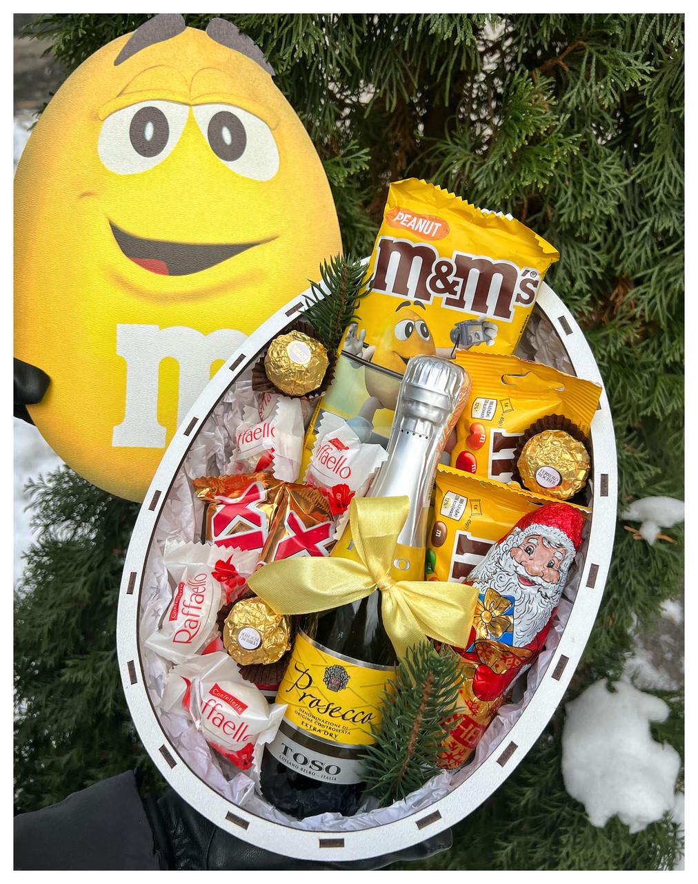 Подарунковий бокс на новочні свята з солодощами M&M (2026843642) - фото 2