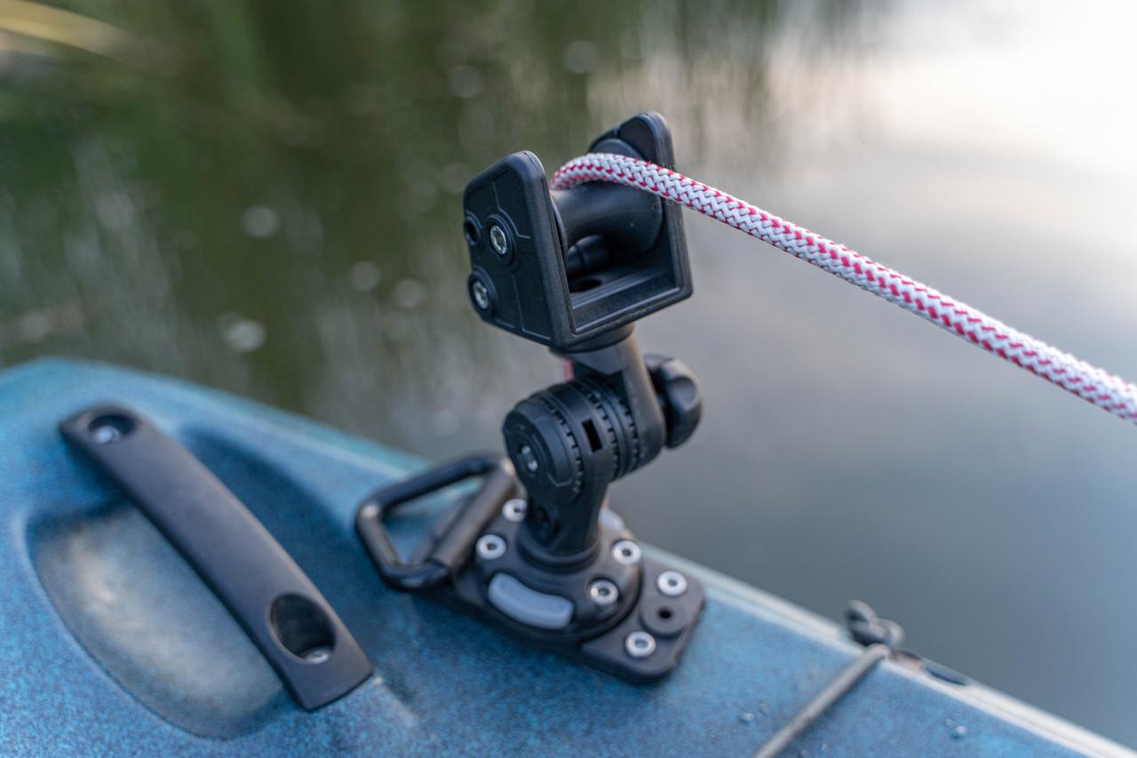 Поворотно-наклонный якорный риф-ролик Borika FASTen ARr003 с направляющим кольцом для фала Черно-серый (01.10.004.03.01) - фото 3