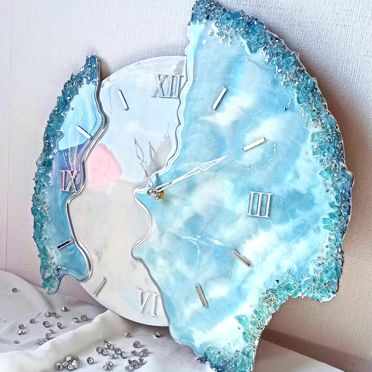 Часы объемные настенные из эпоксидной смолы Лепестки 90 см