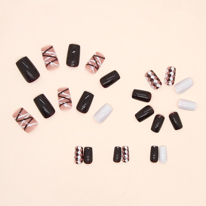 Накладные ногти с клеем Bananahall R697 24 шт. Бордовый (A9976) - фото 3 Накладные ногти с клеем Bananahall R697 24 шт. Бордовый (A9976) - фото 3