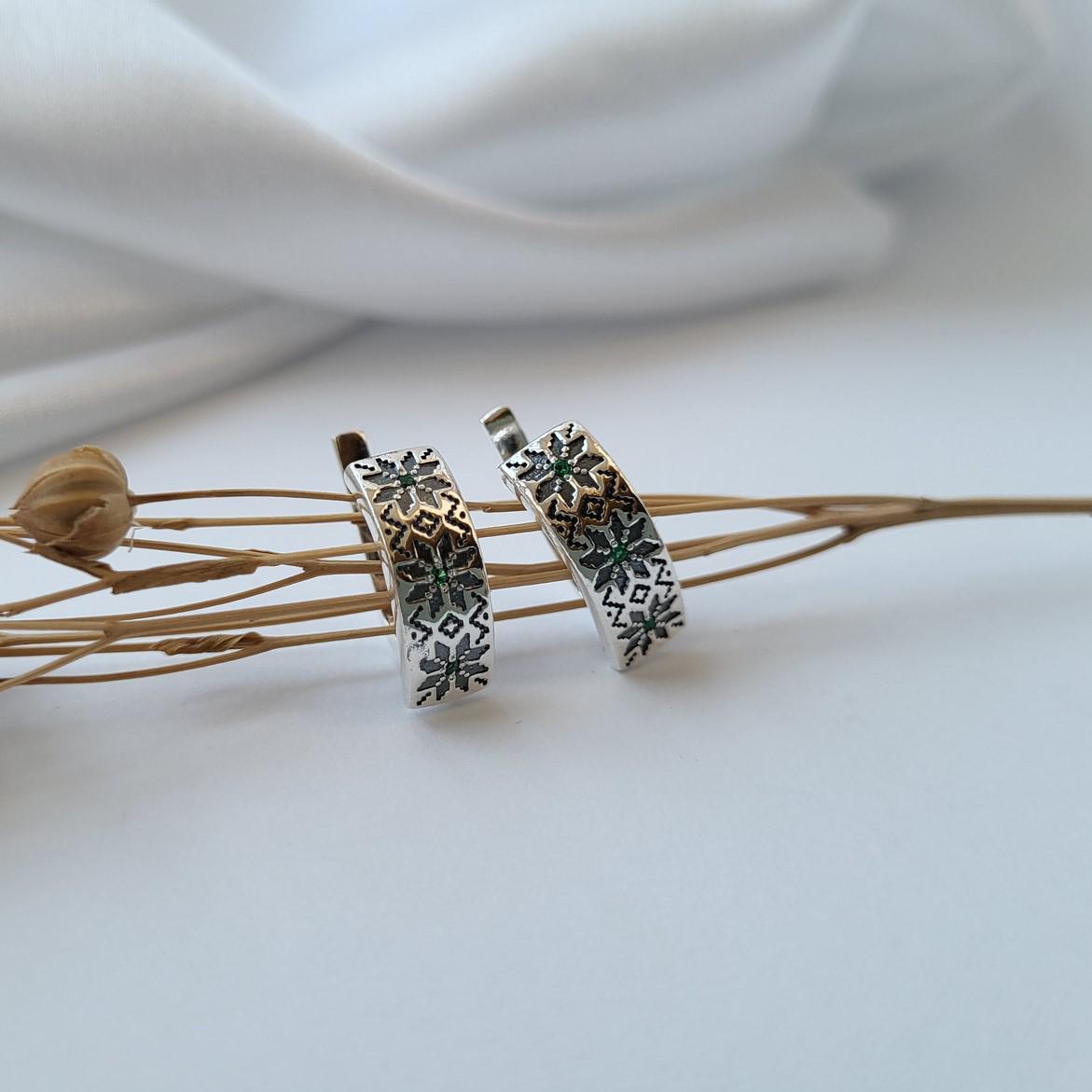 Сережки Вишиванка із зеленим камінням зі срібла 925 3,60 г (5016ч)