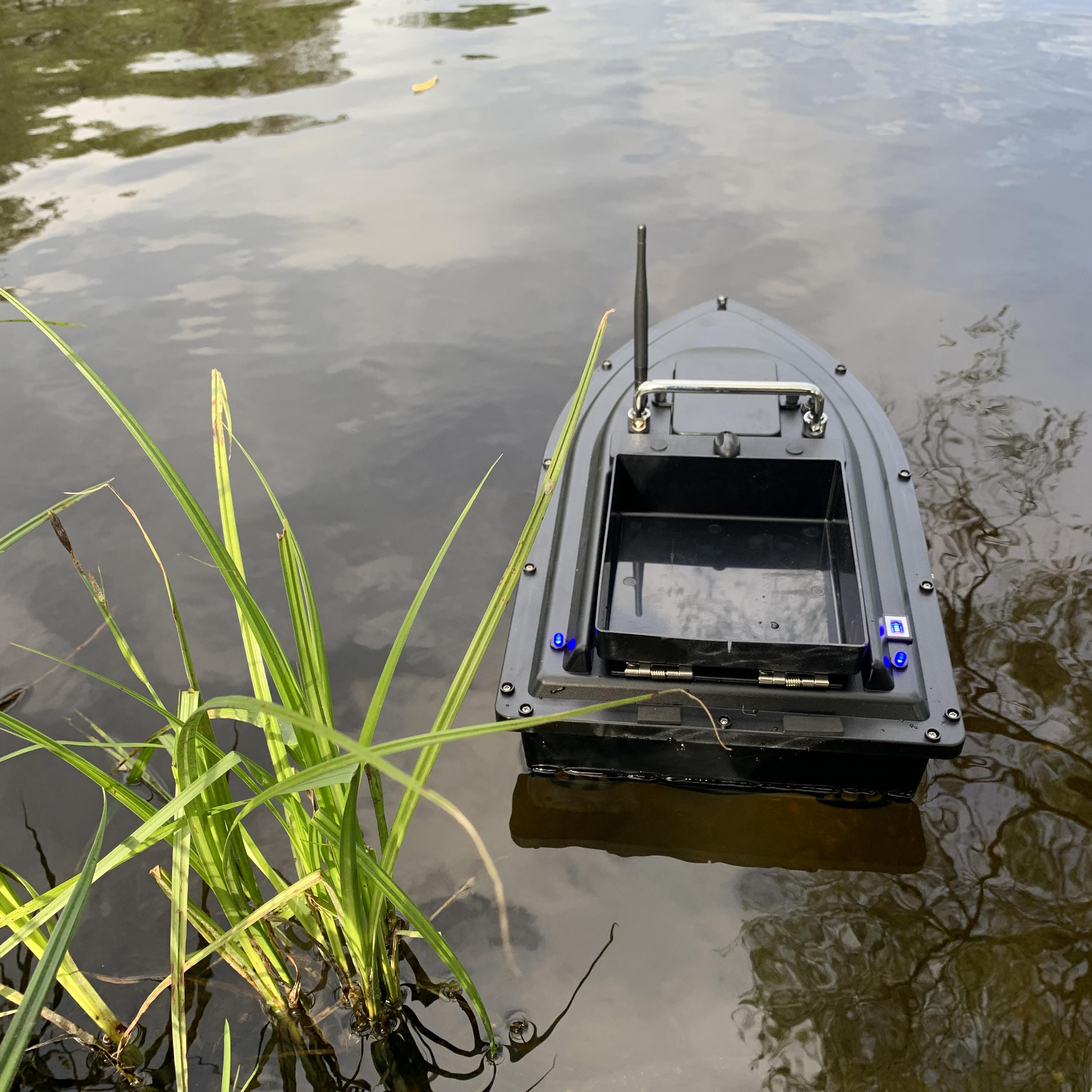 Кораблик для прикормки D16 с аккумулятором 5200 mAh и дистанцией до 500 м (24037) - фото 4