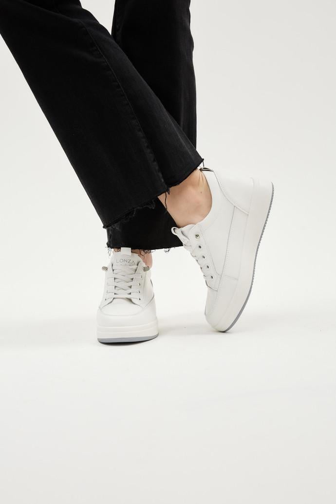 Слипоны женские LONZA кожаные р. 39 Белый (198900) Слипоны женские LONZA кожаные р. 39 Белый (198900)