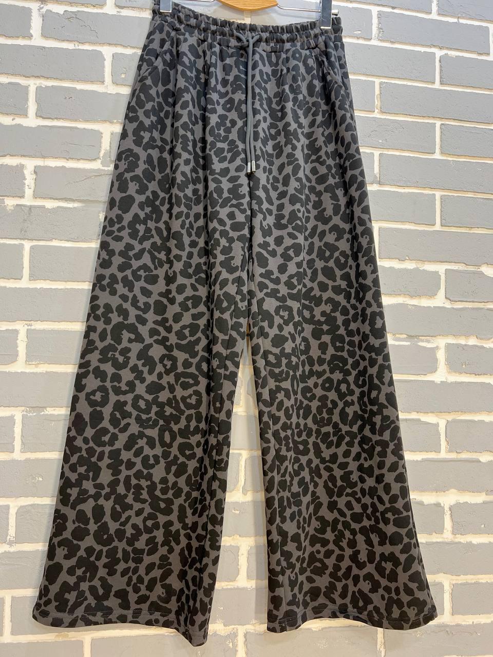 Брюки женские A-N 2630 палаццо леопардовый принт резинка на талии шнурок широкие L Серый (2968) - фото 3 Брюки женские A-N 2630 палаццо леопардовый принт резинка на талии шнурок широкие L Серый (2968) - фото 3