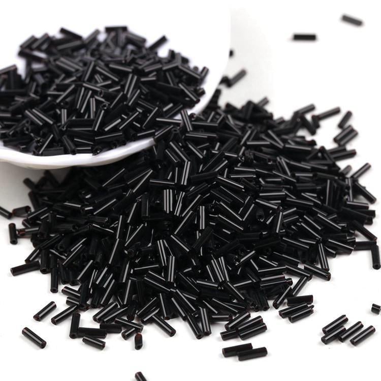 Бисер стеклярус блестящий 2х6 мм 50 г Черный (БР0206с06)