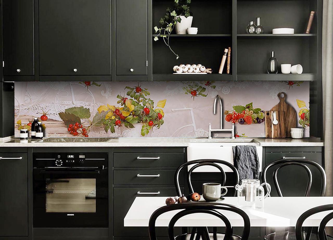 Кухонный фартук Осенние ягоды/Натюрморт из самоклеющейся виниловой пленки 60х300 см Бежевый