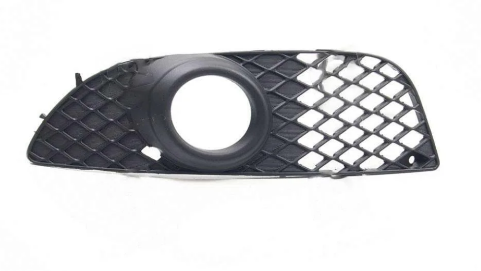 Решітка бампера AVTM Mitsubishi Lancer X 07-12 ліва з отворами для противотуманок 4811 993