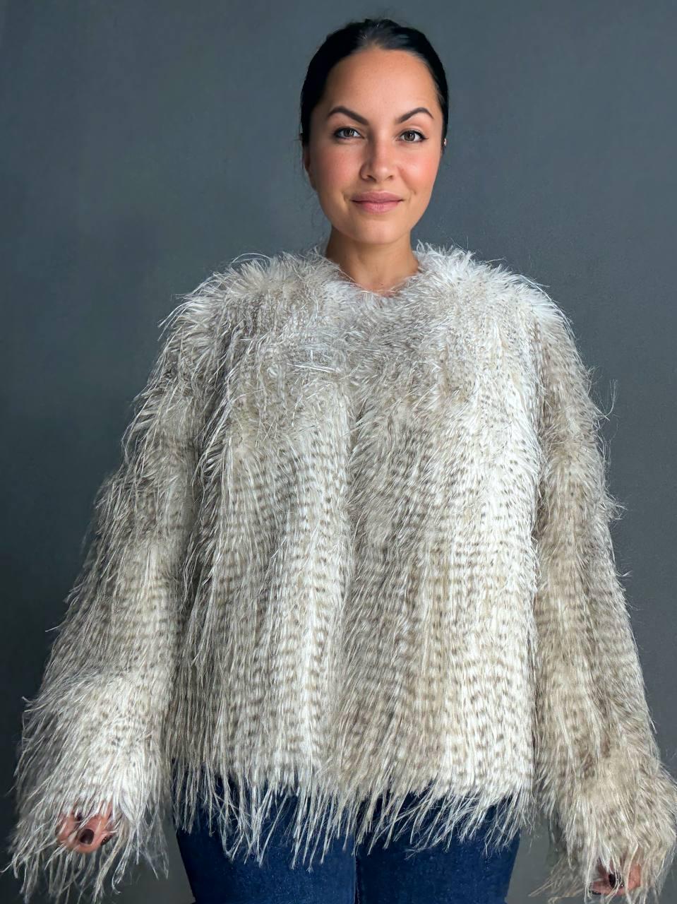 Шуба женская Fancy Matinee 111 искусственный мех перо короткая L Бежевый (4839) - фото 9 Шуба женская Fancy Matinee 111 искусственный мех перо короткая L Бежевый (4839) - фото 9