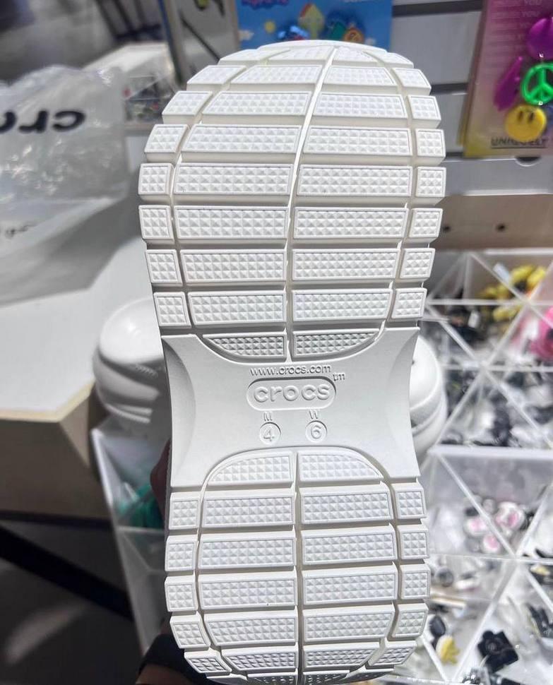 Сабо жіночі Crocs Mega Crush Clog р. 36-37 Білий (10914) - фото 6