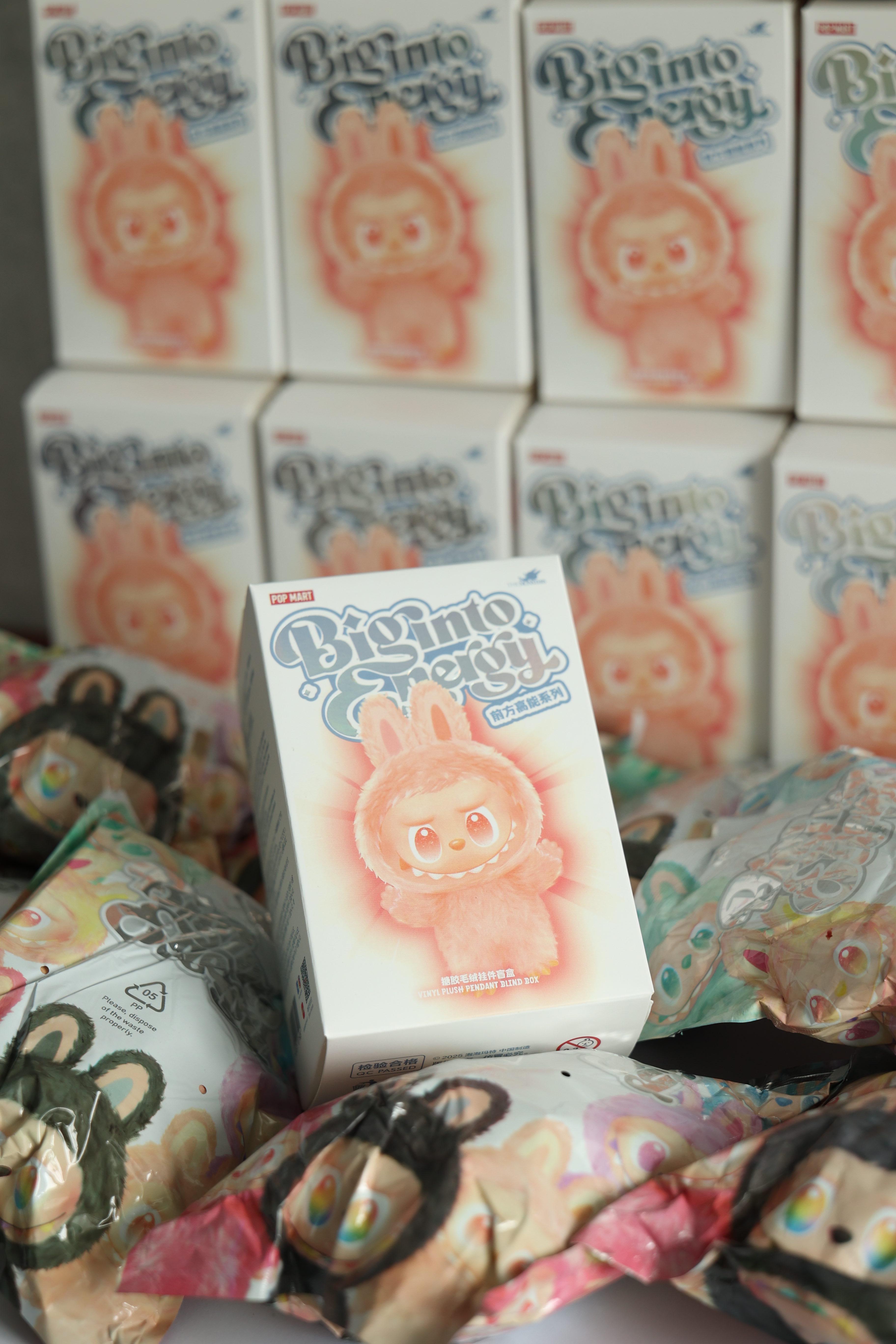 Подвесная плюшевая игрушка Labubu Pop Mart The Monsters Season 3 15 см (26722527) - фото 8 Подвесная плюшевая игрушка Labubu Pop Mart The Monsters Season 3 15 см (26722527) - фото 8