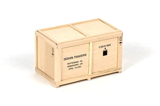 Скринька дерев'яна Ocean Traders 11 см модель 1:50