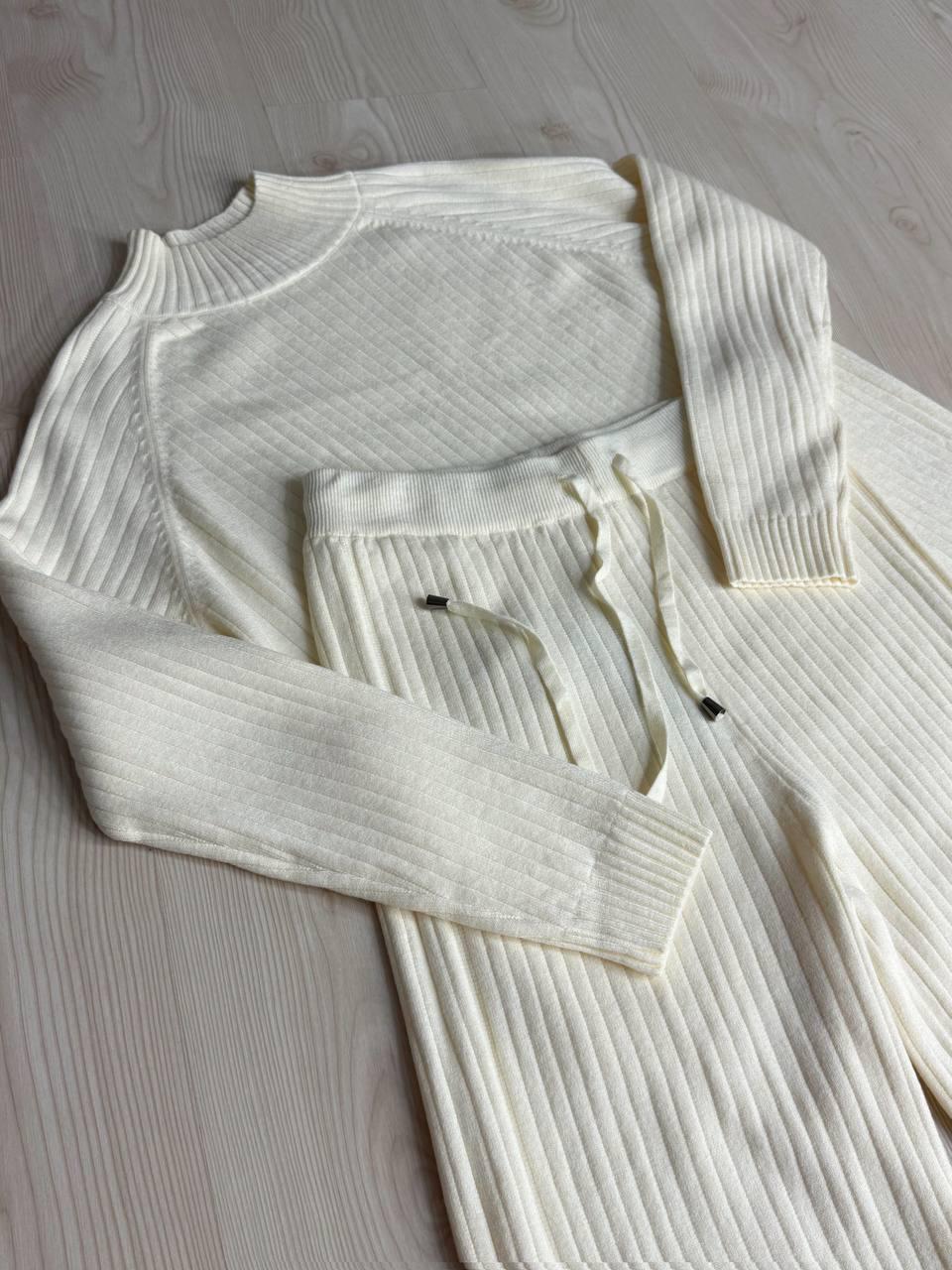 Костюм жіночий ACCORDDREAM 8703-28108 светр з брюками в рубчик в'язаний OS молочний (2958) - фото 9 Костюм жіночий ACCORDDREAM 8703-28108 светр з брюками в рубчик в'язаний OS молочний (2958) - фото 9
