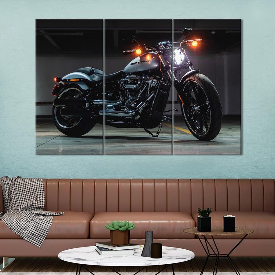 Картина Автомобиль Мотоцикл Harley-Davidson Breakout на парковке 78x48 см (A1191-3)