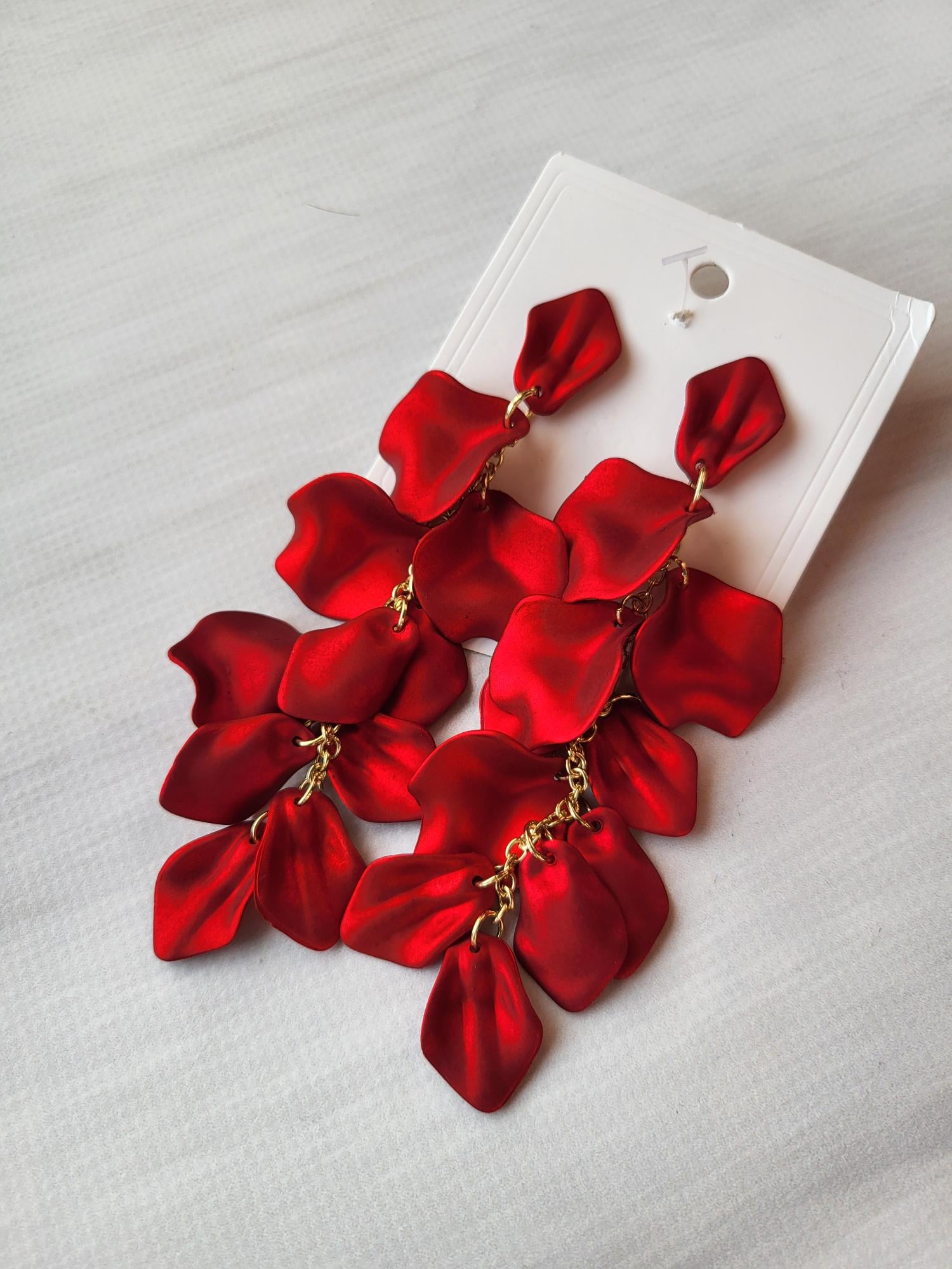 Серьги женские c лепестками длинные Красный (12949)