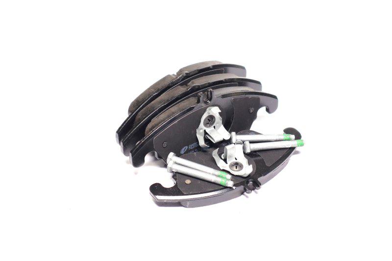 Тормозные колодки дисковые REMSA Mercedes C-Class w 204 200-350 07- E-Class w212 200-350 08- передние (Remsa 1304.00)