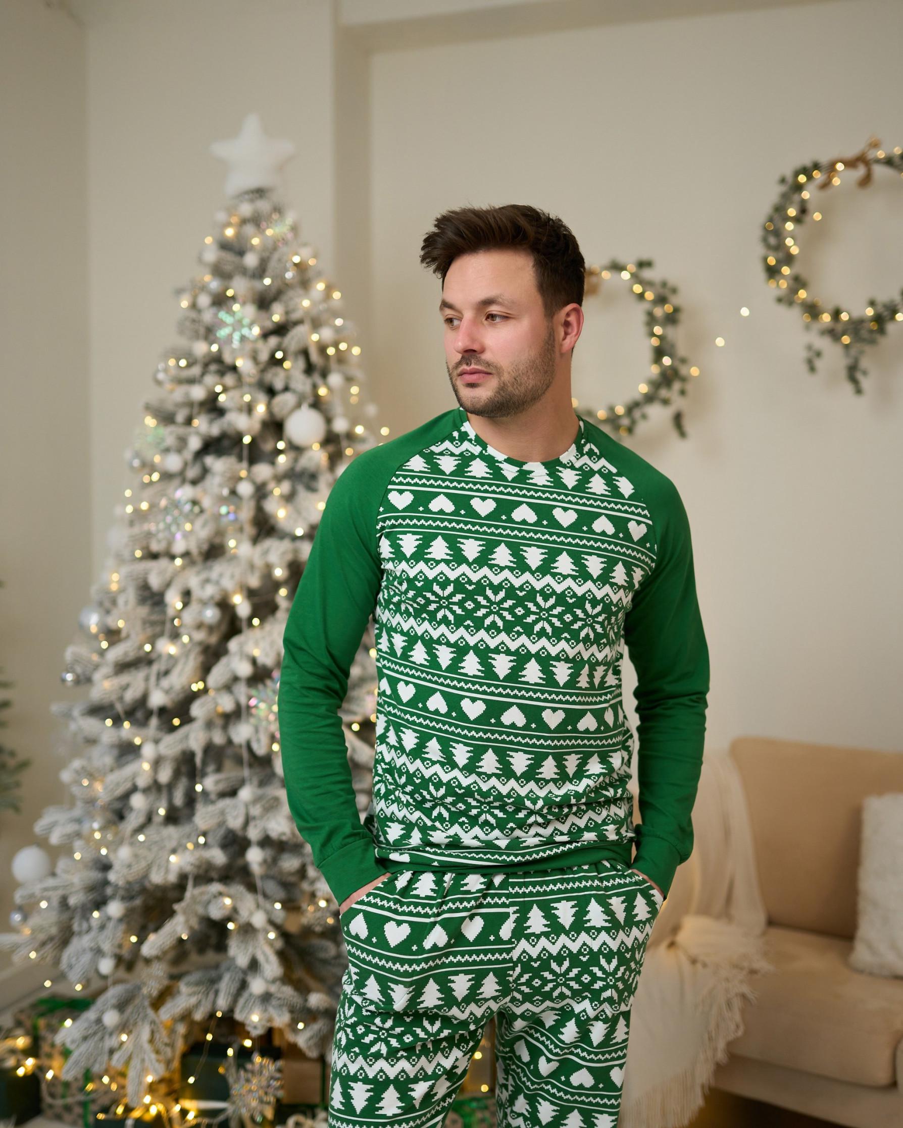 Комплект мужской с брюками новогодний орнамент Family look для всей семьи Зеленый - фото 6 Комплект мужской с брюками новогодний орнамент Family look для всей семьи Зеленый - фото 6