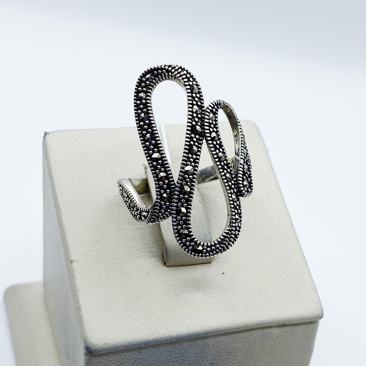 Кольцо серебряное с марказитом р. 17 5,04 г (2243784249) Кольцо серебряное с марказитом р. 17 5,04 г (2243784249)