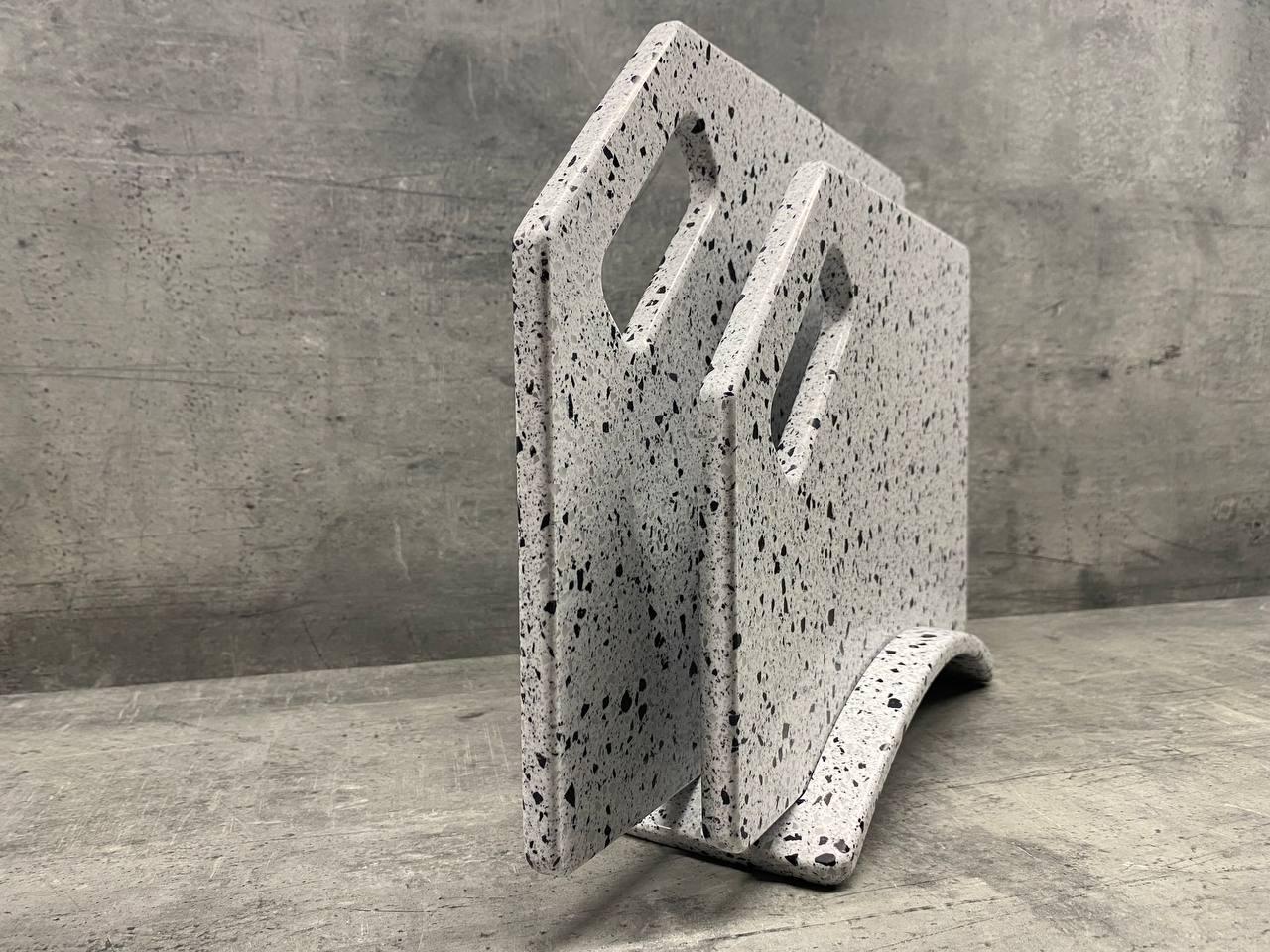 Набор досок кухонных Toffee Crunch из искусственного акрилового камня на подставке 2 шт. - фото 2 Набор досок кухонных Toffee Crunch из искусственного акрилового камня на подставке 2 шт. - фото 2