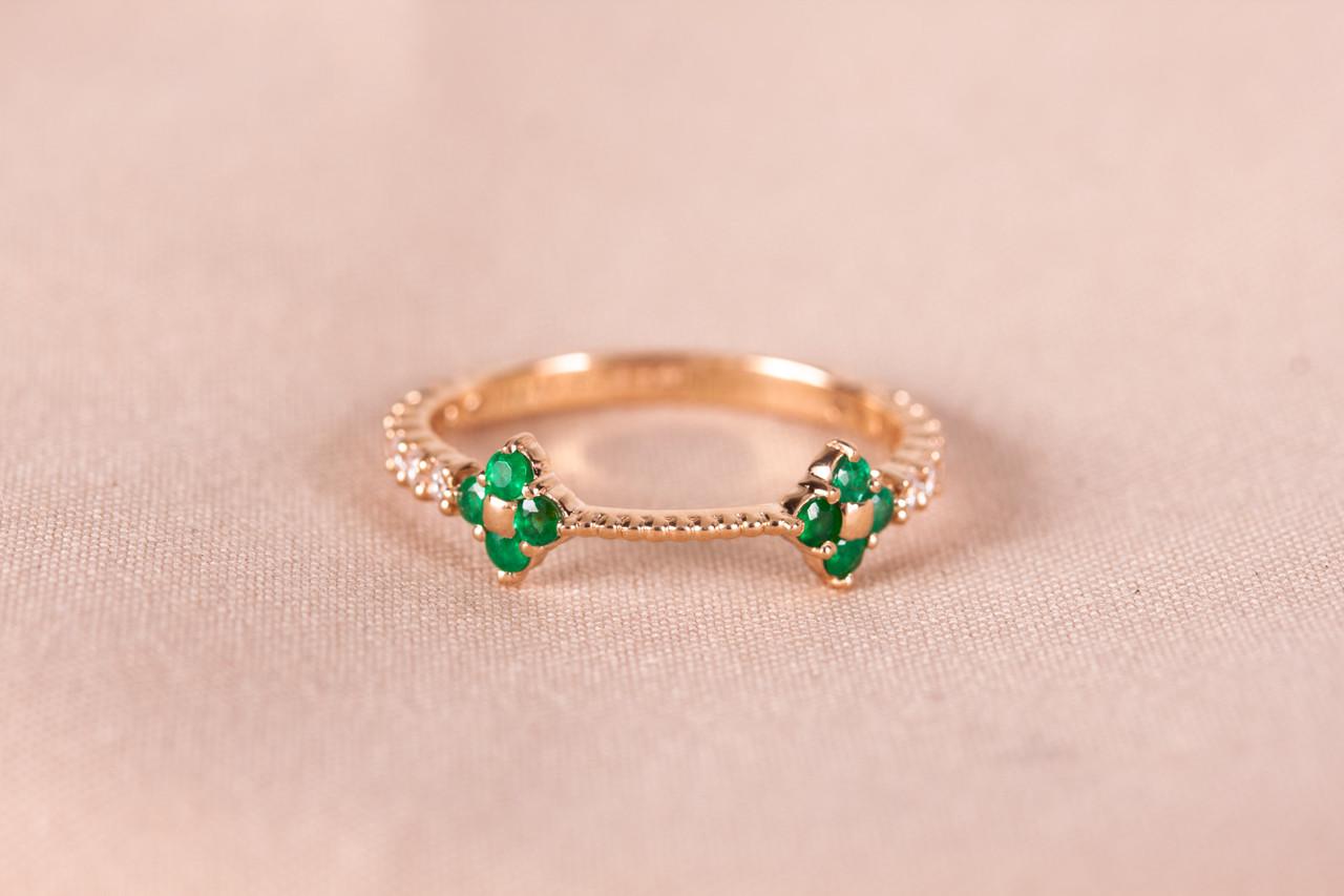 Каблучка золота зі смарагдами і фіанітами (2248289945)