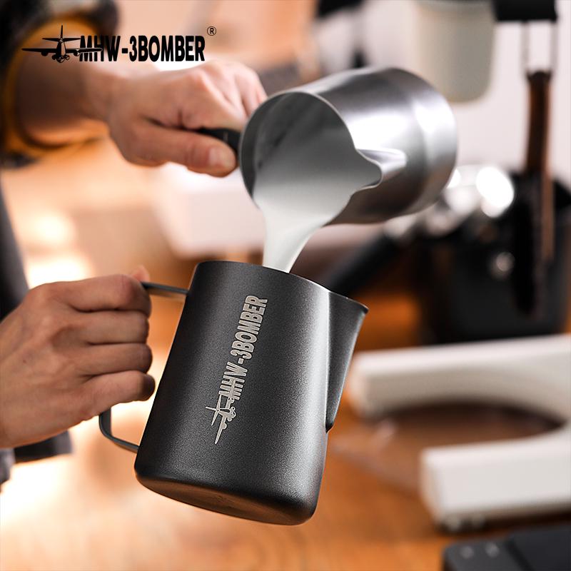 Питчер с ручкой для молока MHW-3BOMBER 3.0 450 мл Matte Black (P3025B) - фото 4 Питчер с ручкой для молока MHW-3BOMBER 3.0 450 мл Matte Black (P3025B) - фото 4