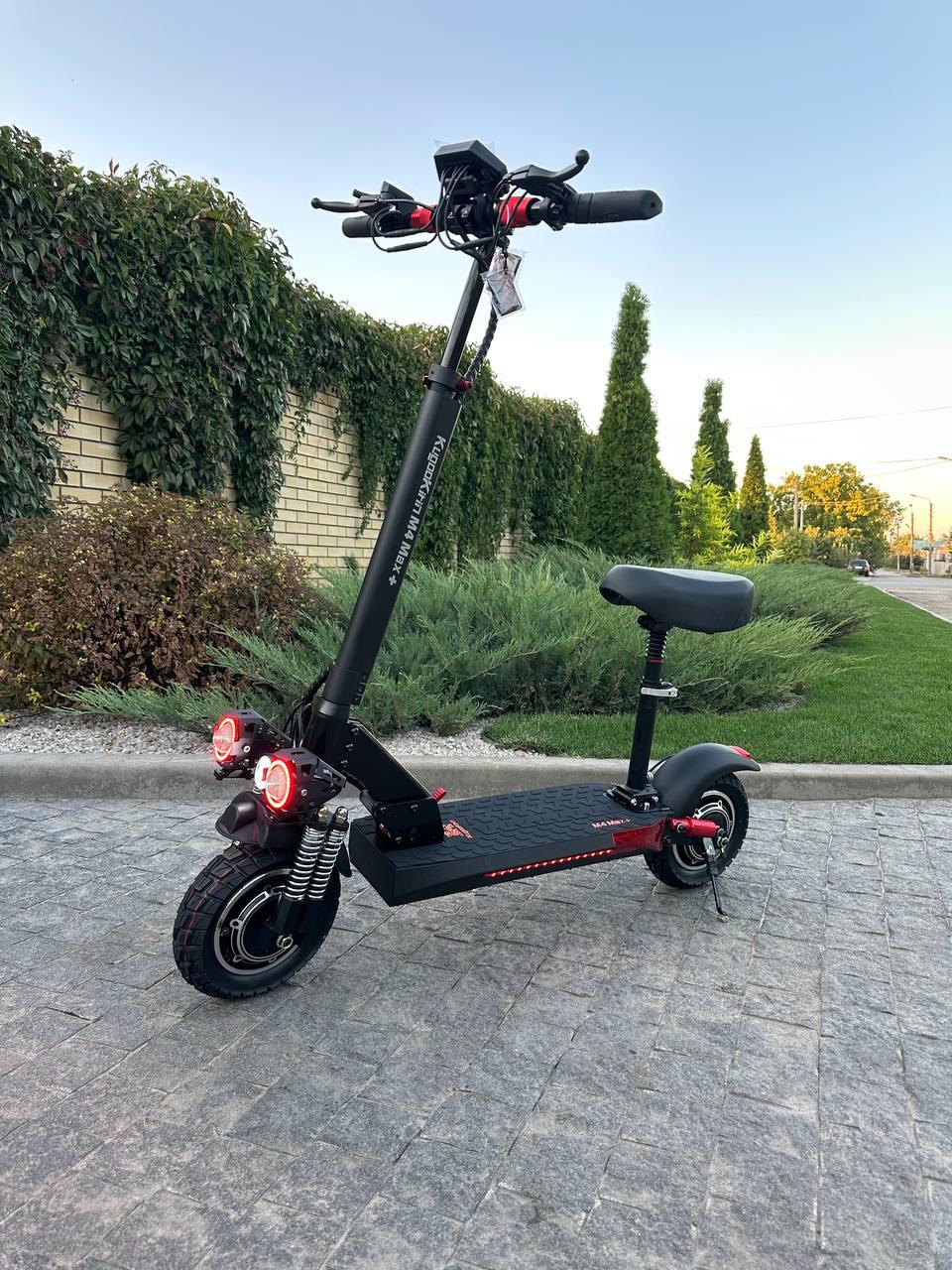 Электросамокат двухмоторный с сидением KugooKirin M4 Max+ Plus NFC key 2000W 23Ah - фото 3 Электросамокат двухмоторный с сидением KugooKirin M4 Max+ Plus NFC key 2000W 23Ah - фото 3