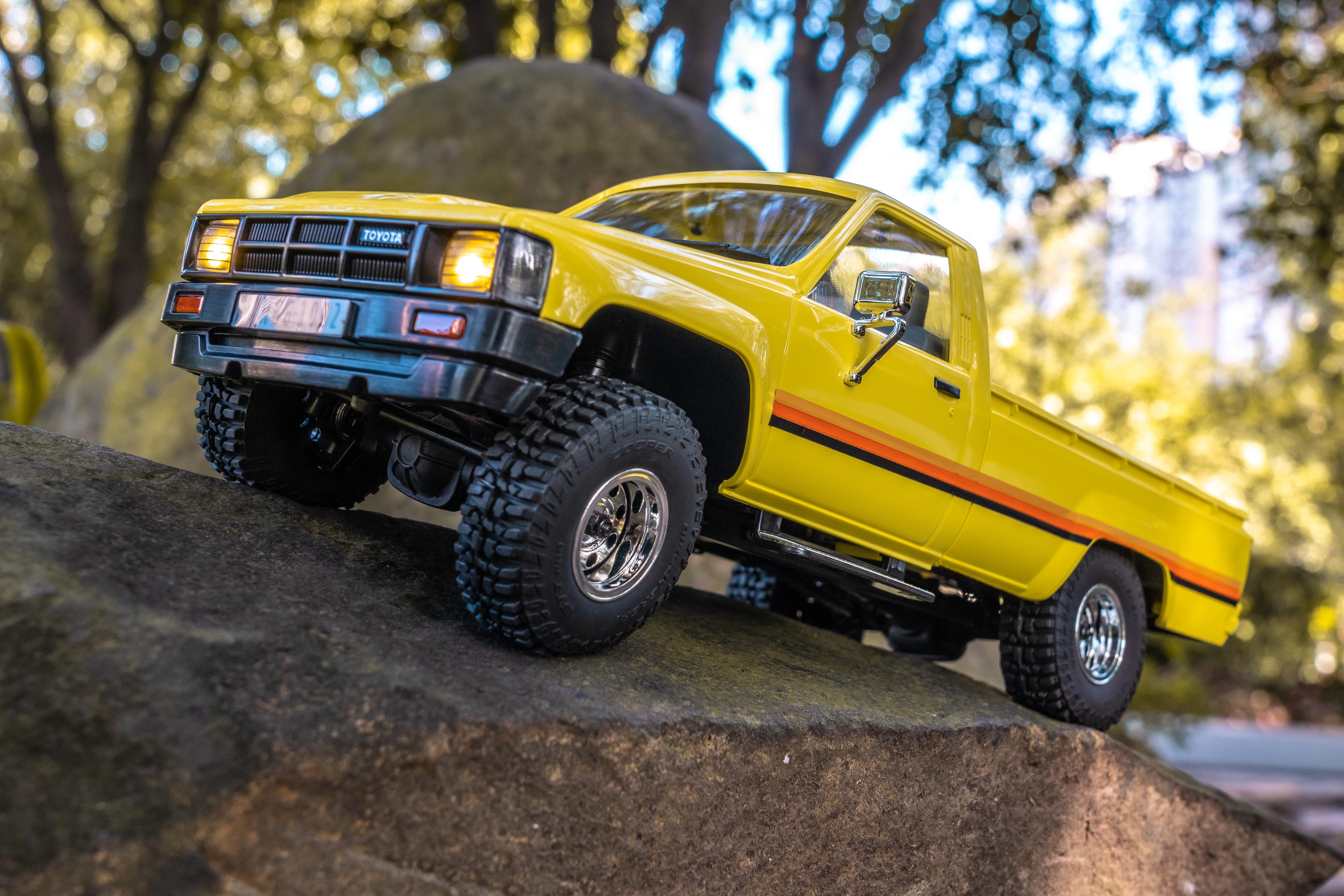 Машинка на радіокеруванні FMS 1:18 Toyota Hilux RTR - фото 4 Машинка на радіокеруванні FMS 1:18 Toyota Hilux RTR - фото 4