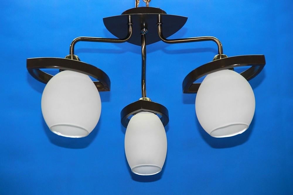 Люстра с плафонами Ray L28003B/3 (IR005952) Люстра с плафонами Ray L28003B/3 (IR005952)