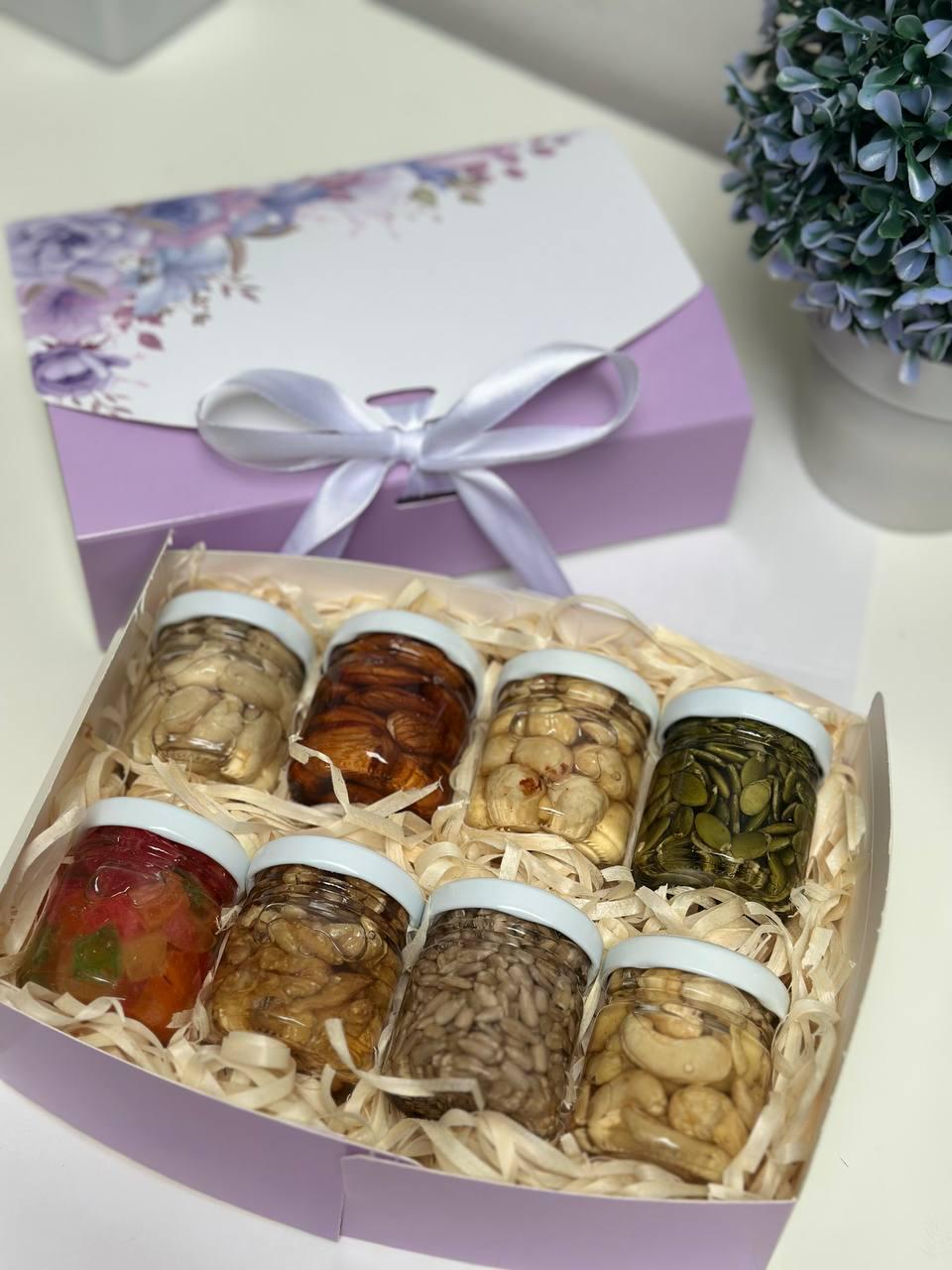 Набор Медовое удовольствие орешки в меде акации 8 банки по 50 г