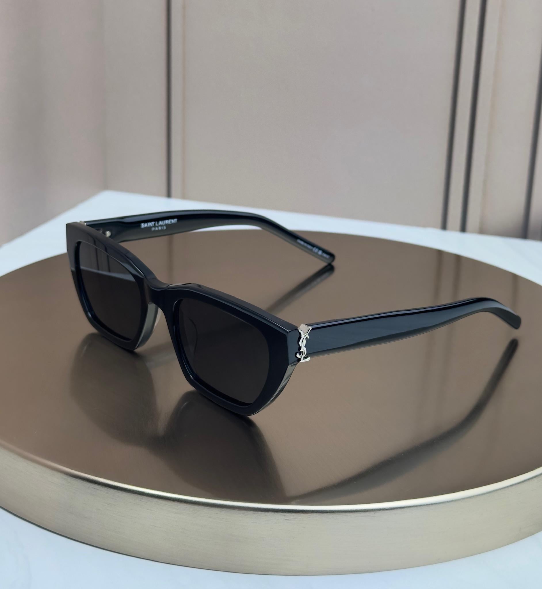 Солнцезащитные очки Saint Laurent SL M127 ацетатные прямоугольные темная линза женские Черный