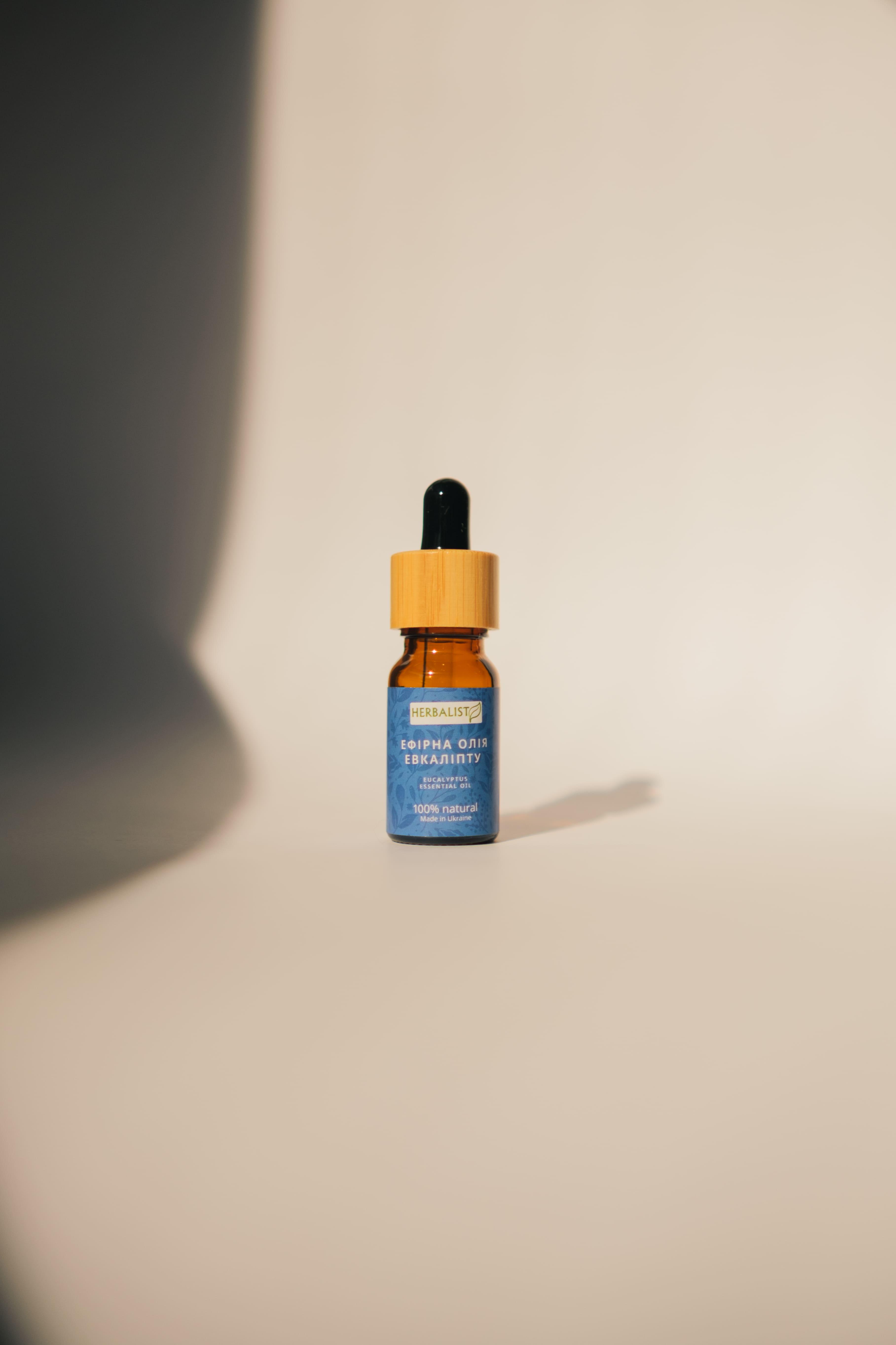 Ефірна олія евкаліпту HERBALIST 100% натуральний концентрат 10 мл (31022981) - фото 1 Ефірна олія евкаліпту HERBALIST 100% натуральний концентрат 10 мл (31022981) - фото 1
