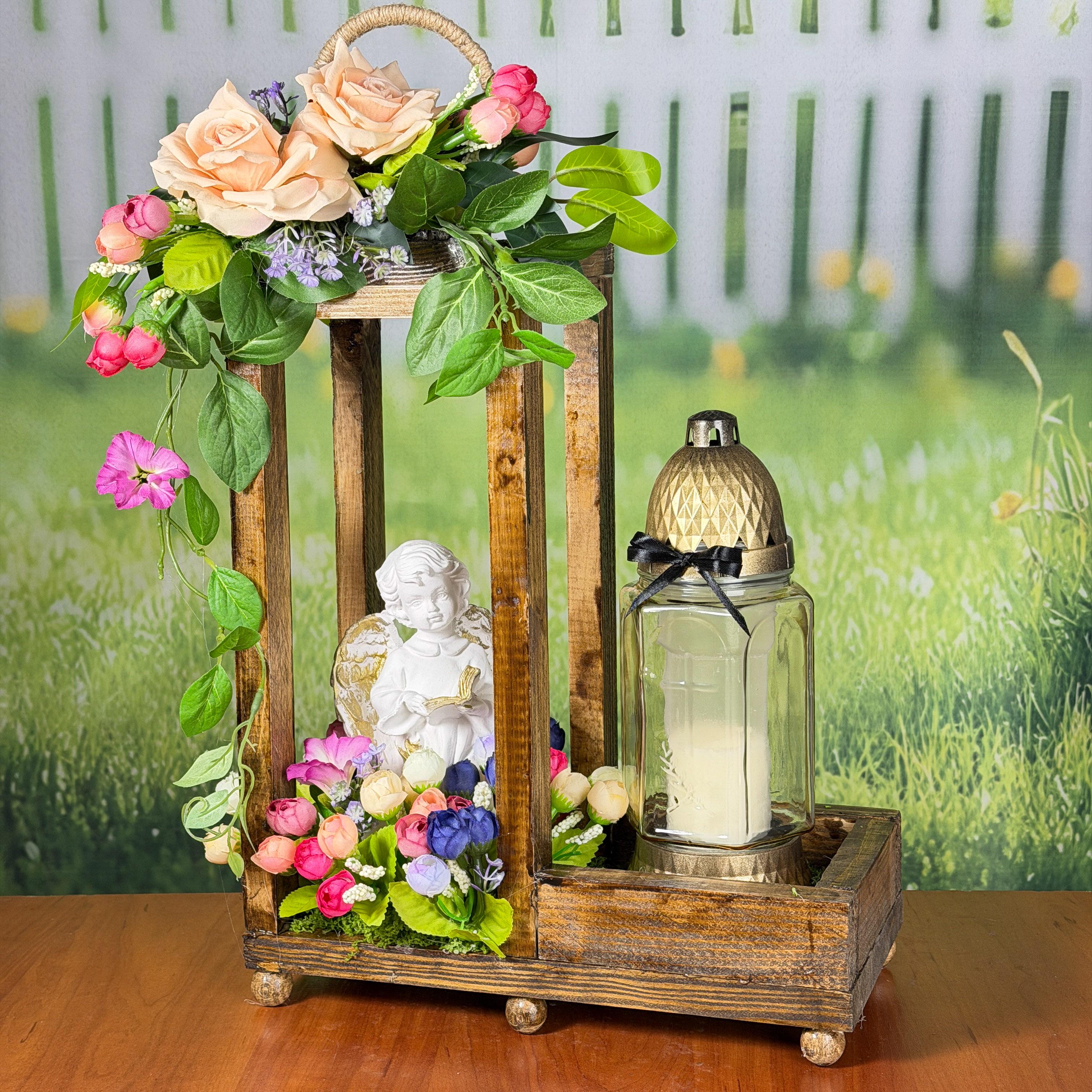 Композиция ритуальная GALA DECOR с лампадой, ангелом и цветами в деревянном кашпо (30×45 см)