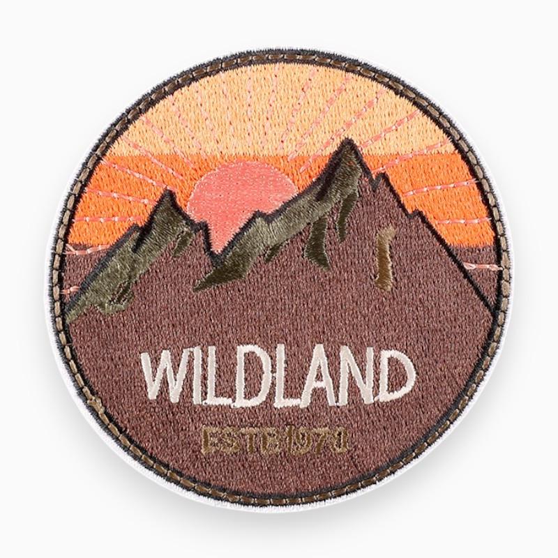 Термоаппликация Wildland вышитая 7,4х7,4 см 1 шт. Разноцветный (АК7474к58)