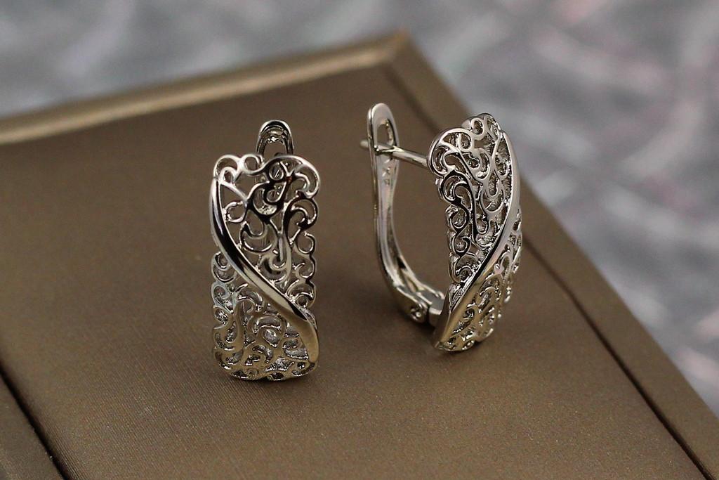 Серьги Xuping Jewelry Выгнутый прямоугольник резной узор со змейкой 1,8 см Серебристый