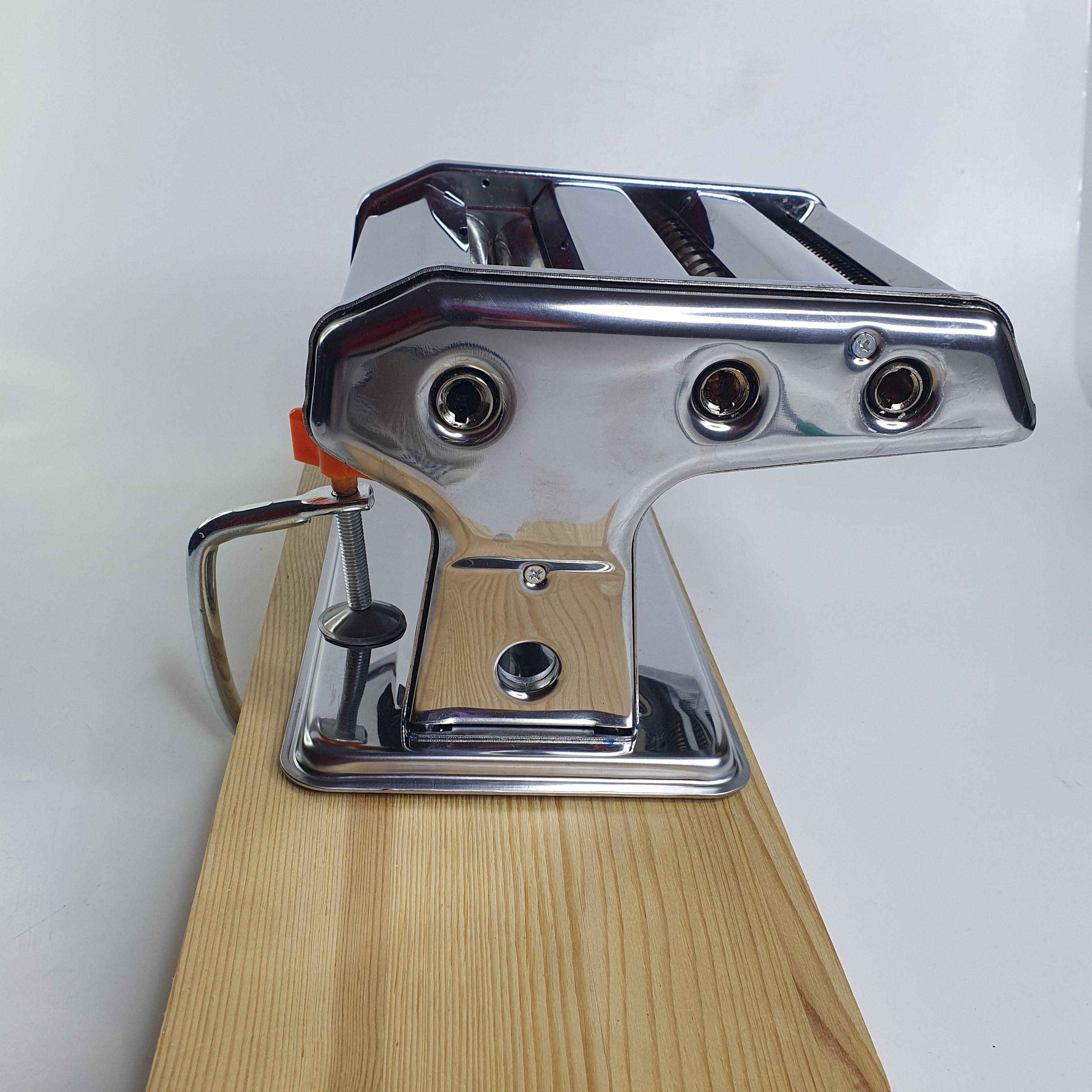 Лапшерізка механічна з функцією розкочування тіста Empire ручна з нержавіючої сталі (ЕМ-2358) - фото 9 Лапшерізка механічна з функцією розкочування тіста Empire ручна з нержавіючої сталі (ЕМ-2358) - фото 9