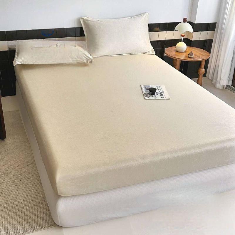 Простирадло на резинці Colorful Home велюрове 160x200x25 см Кремовий (1631) - фото 7 Простирадло на резинці Colorful Home велюрове 160x200x25 см Кремовий (1631) - фото 7