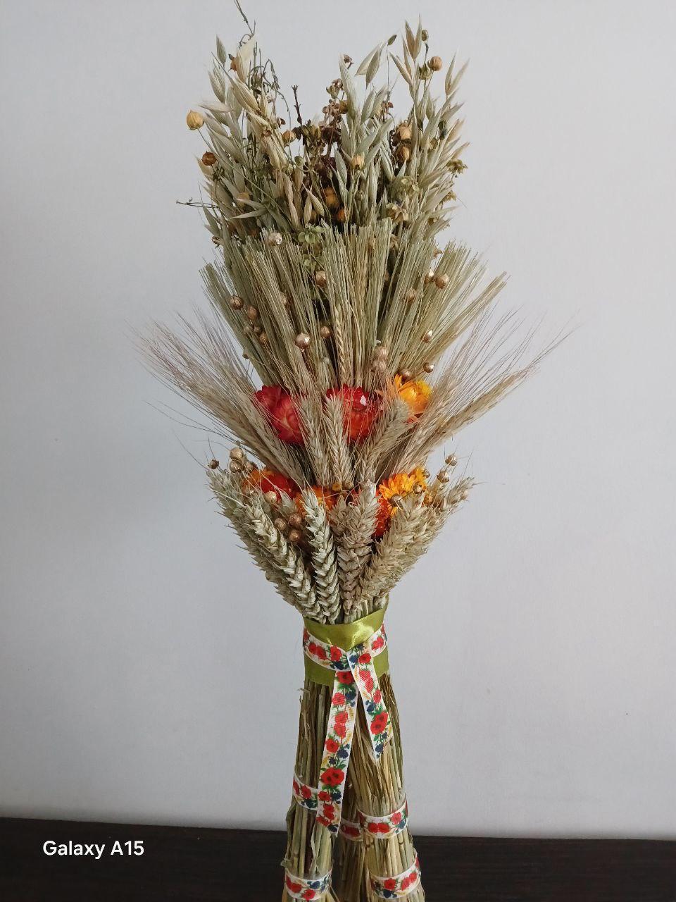 Дидух рождественский из колосья пшеницы/льна и овса на трех ножках 50-55 см с лентой вышиванкой Белый (2822836732) - фото 4