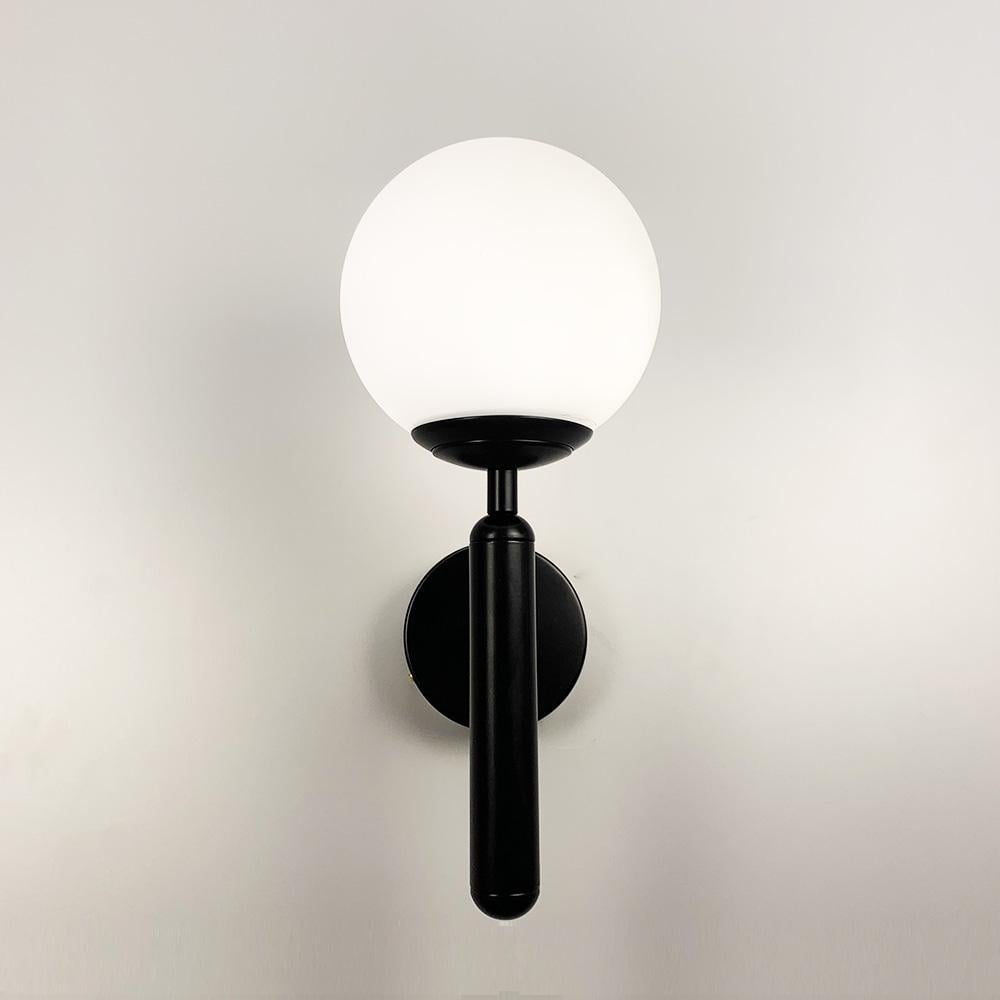 Бра Line.F A 201/1 W BK H100 Miira Large с белым матовым плафоном (3343_6634)