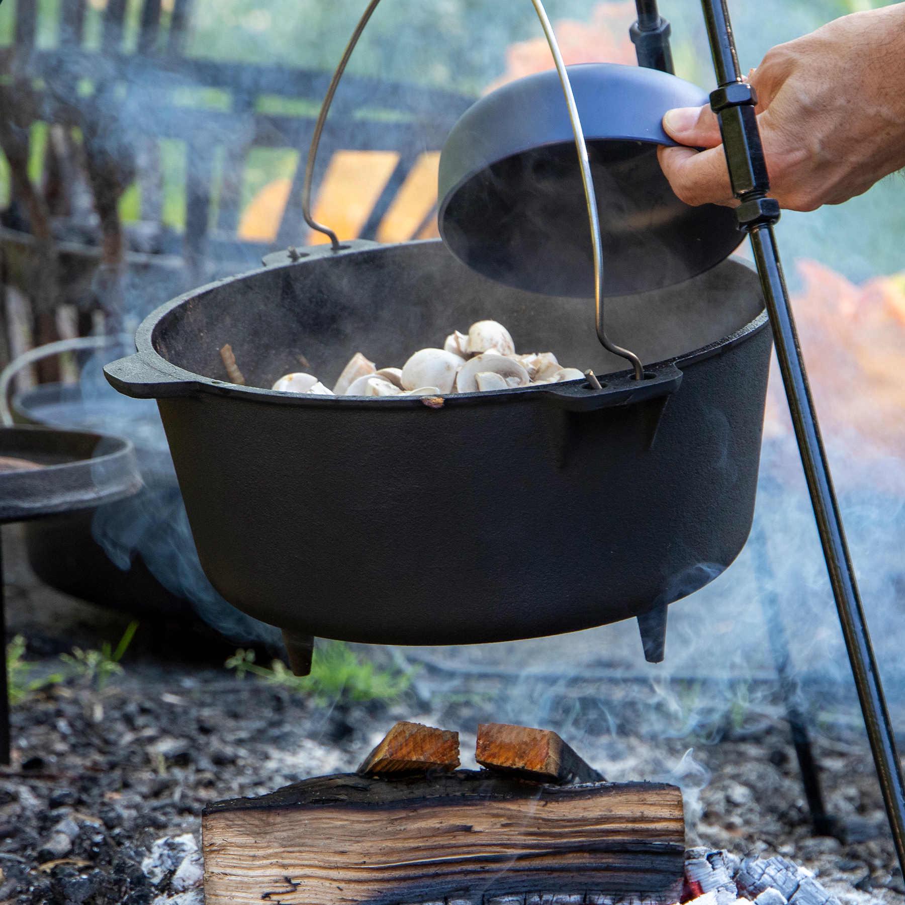 Казан с крышкой Bo-Camp Dutch Oven Cast Iron 31 см/7,1 л Black (2122415) - фото 5 Казан с крышкой Bo-Camp Dutch Oven Cast Iron 31 см/7,1 л Black (2122415) - фото 5