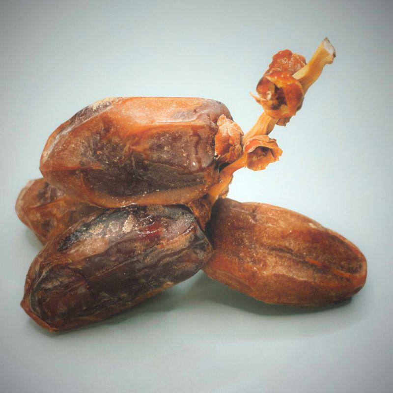 Фініки на гілочці натуральні Deglet Nour без цукру 500 г (DN-Fin-500) - фото 3 Фініки на гілочці натуральні Deglet Nour без цукру 500 г (DN-Fin-500) - фото 3