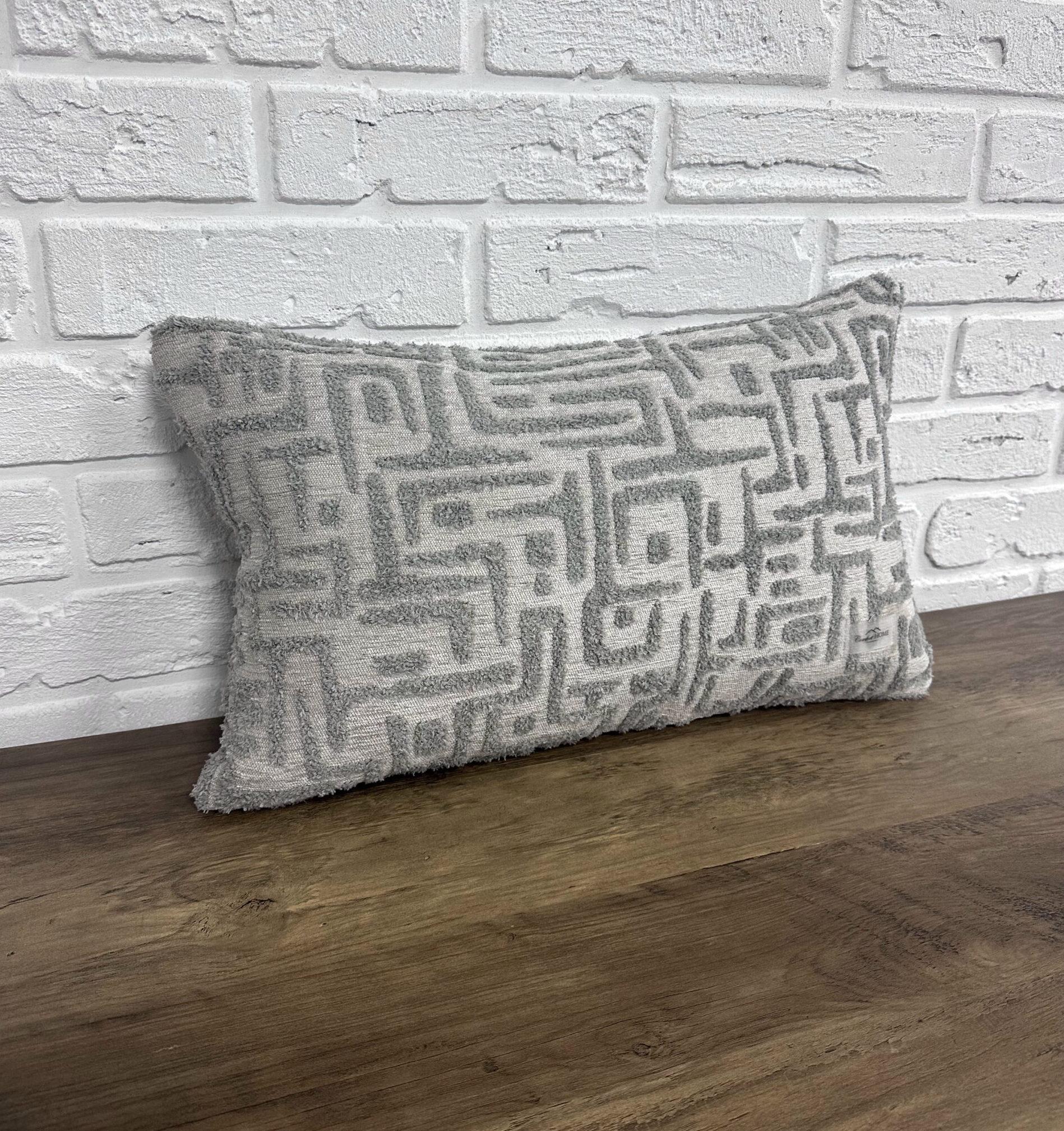 Подушка Comfort Home Gilda 30х50 см