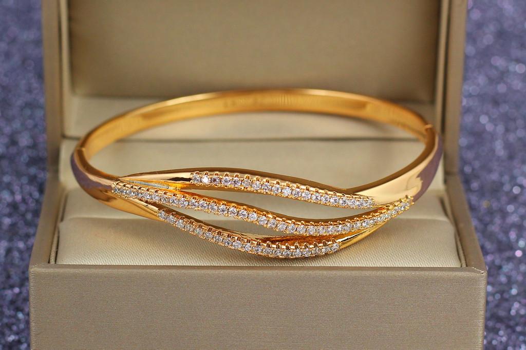 Браслет бенгл Xuping Jewelry Хвиля фіаніти 60 мм 4 мм на руку 17-19 см Золотистий (1492580312)