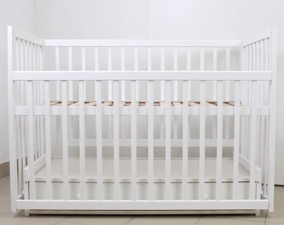 Кроватка для новорожденных Sofia с маятником и ящиком деревянная Белая (Kuz61)