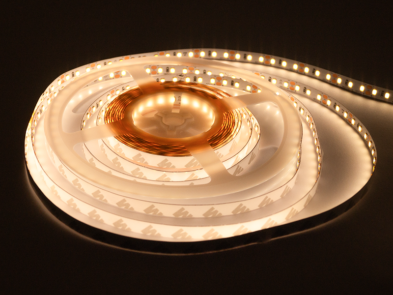 Светодиодная лента RISHANG 2835 120 LED 8 мм 12 В 9,6 Вт IP20 Белый теплый (8488)