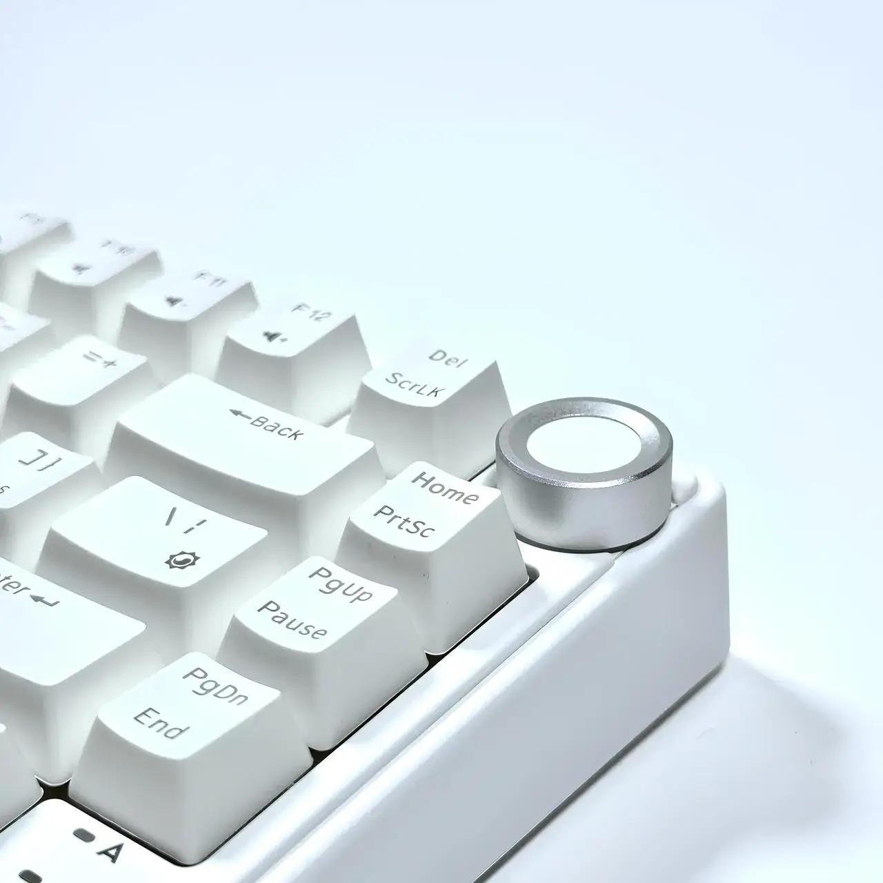 Клавіатура ігрова Royal Kludge R75 дротова механічна із підсвічуванням з підтримкою HOT-SWAP Snow Royal Switch - фото 2 Клавіатура ігрова Royal Kludge R75 дротова механічна із підсвічуванням з підтримкою HOT-SWAP Snow Royal Switch - фото 2