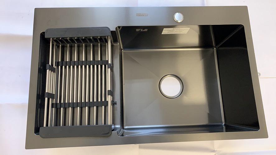 Мойка кухонная Kraft 7848 AR правая из  нержавеющей стали с креплениям сифоном и корзиной